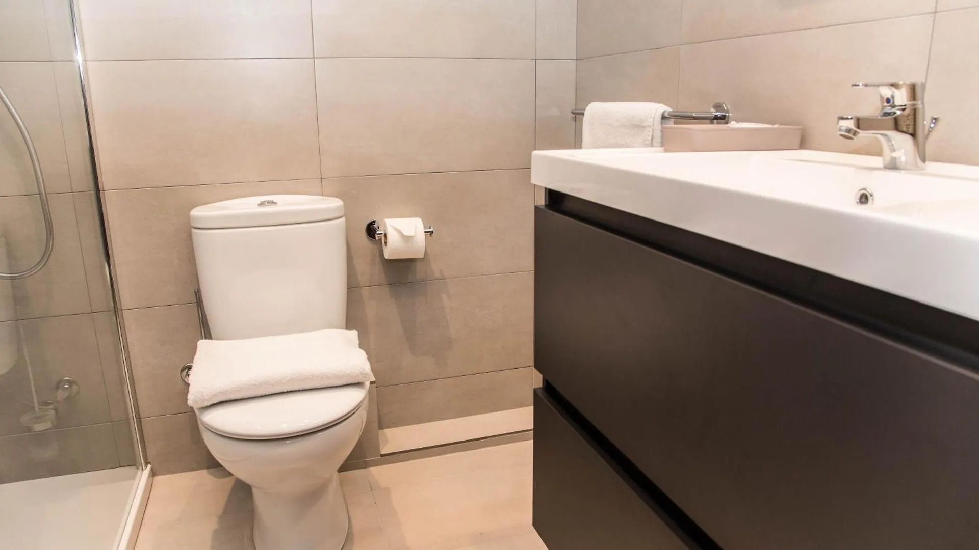 Alcam Camp Nou Stadium Big Apartments Barselona İspanya